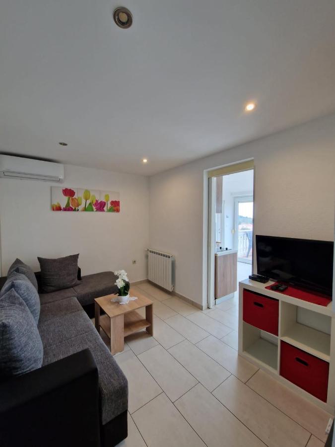 Apartment Vilic Pula Buitenkant foto