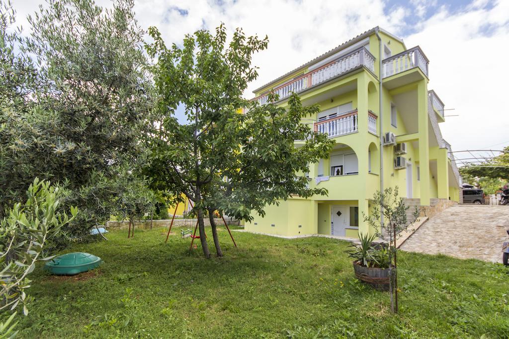 Apartment Vilic Pula Buitenkant foto
